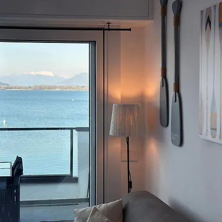 Aquavista - Panoramic Lakefront Penthouses With Pool Lejlighed *