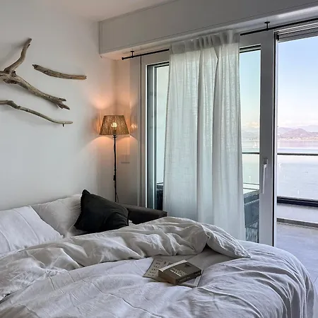 Aquavista - Panoramic Lakefront Penthouses With Pool * Castelletto sopra Ticino