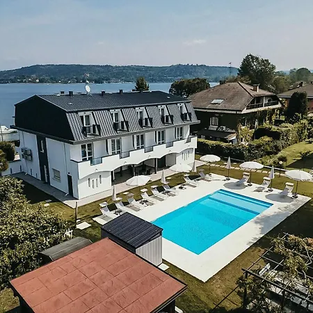 Aquavista - Panoramic Lakefront Penthouses With Pool Apartment