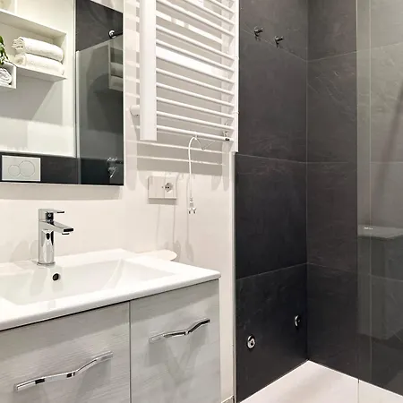 Aquavista - Panoramic Lakefront Penthouses With Pool Lejlighed