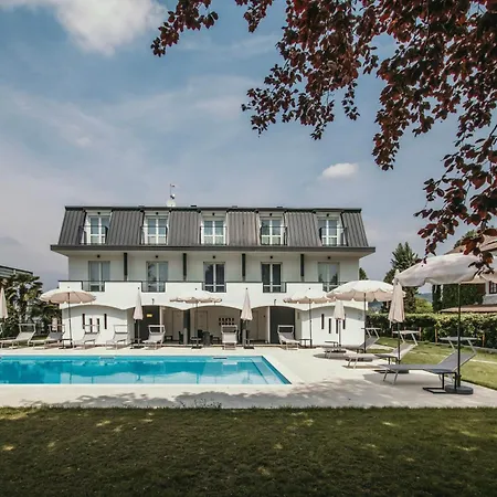 Apartment Aquavista - Panoramic Lakefront Penthouses With Pool