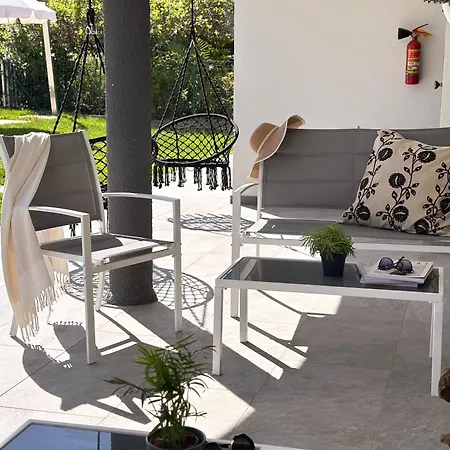 Aquavista - Panoramic Lakefront Penthouses With Pool *